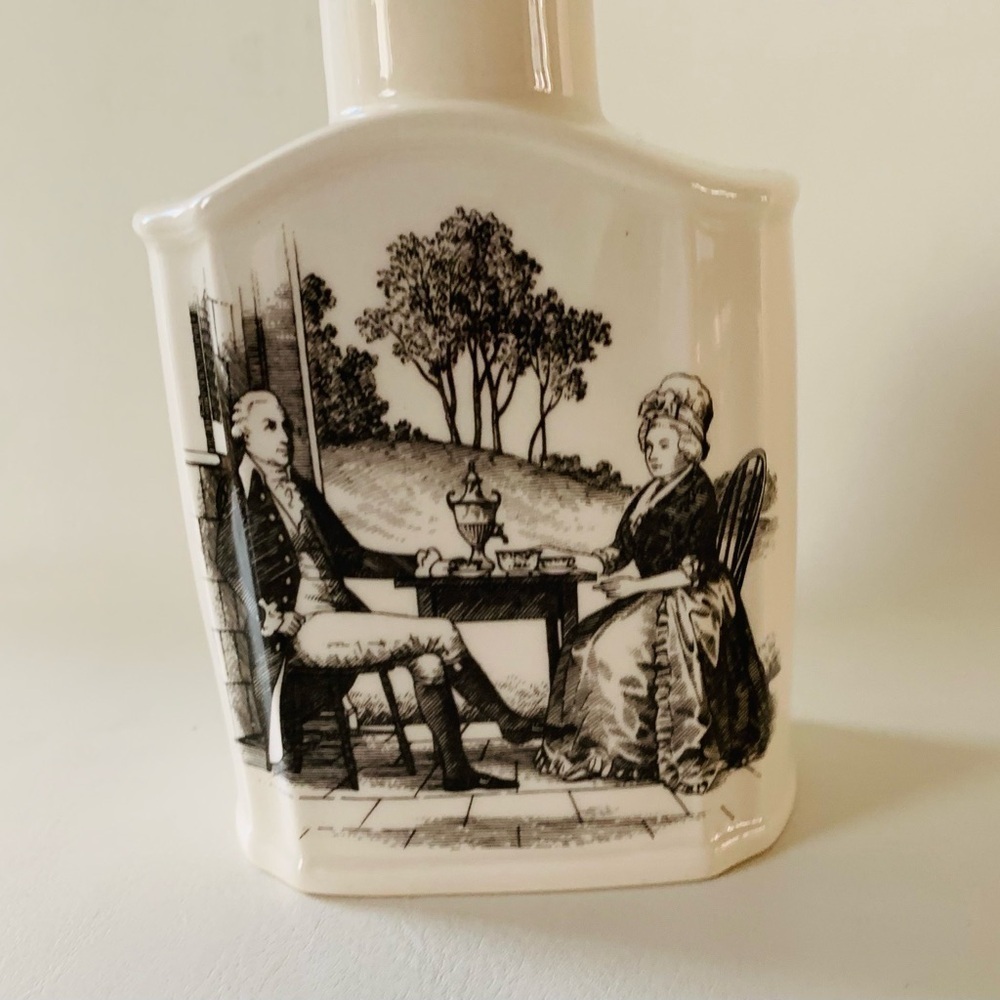 Wedgwood Collectors Society Flask Shape Tea Caddy - Picture 8 of 9